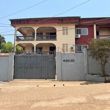 Wilber Lodge Freetown Exterior photo