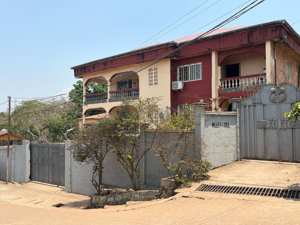 Wilber Lodge Freetown Exterior photo